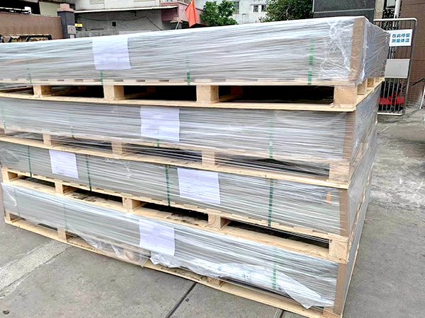 Shipping polycarbonate
