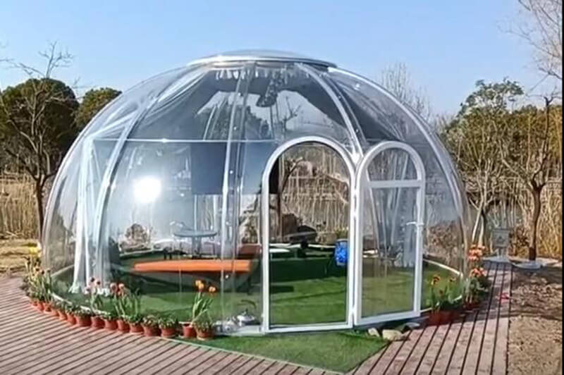 Bubble hotel